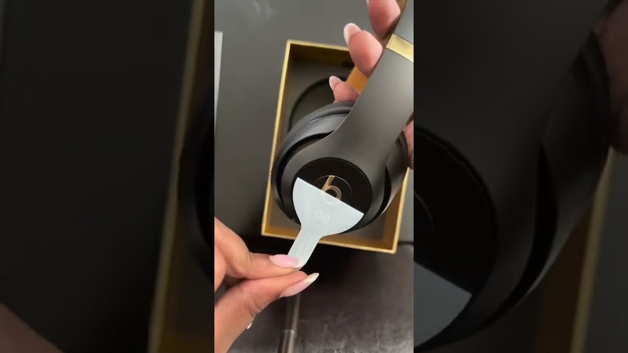 Unboxing for beats studio3 #apple  #airpods #beatsbydre #lifestyle #unboxingvideo #workoutequipment