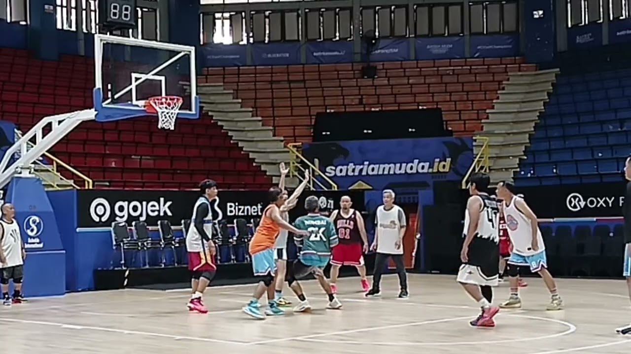 Fun game senior basketball Bandung community at SM Bandung court @dennyseno