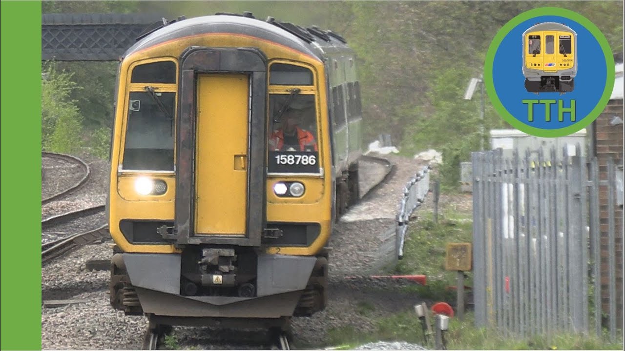 Trains at Ravensthorpe