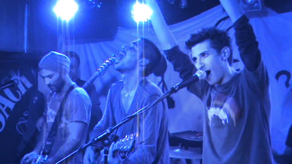 JEREMY? feat. Alan (Macrophone) - Just (Radiohead Cover) - Live @ Stroeja, Sofia 2011