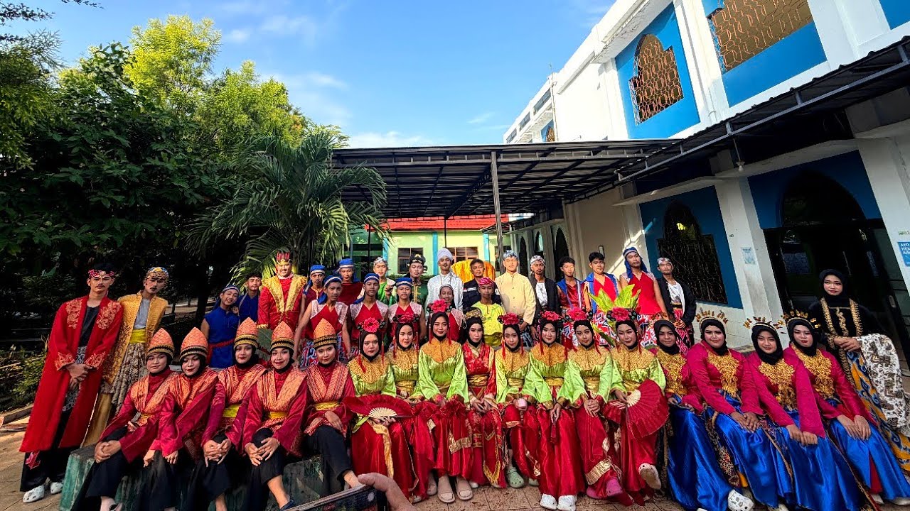 Pentas Seni Putri Ong Tien, Lapangan SMP 4 Cirebon 