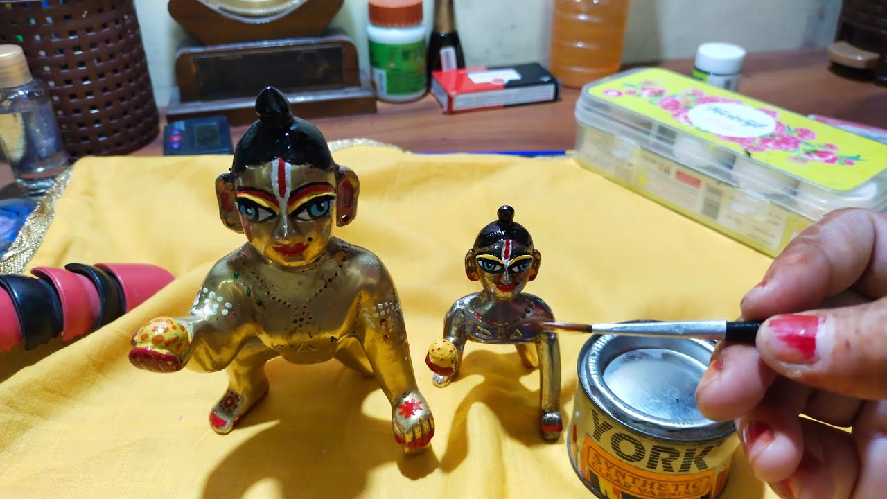 गोपालजी को makeup के बाद varnish कैसे लगाएं #radhe_krishna_blessings #laddugopalmakeup #varnish