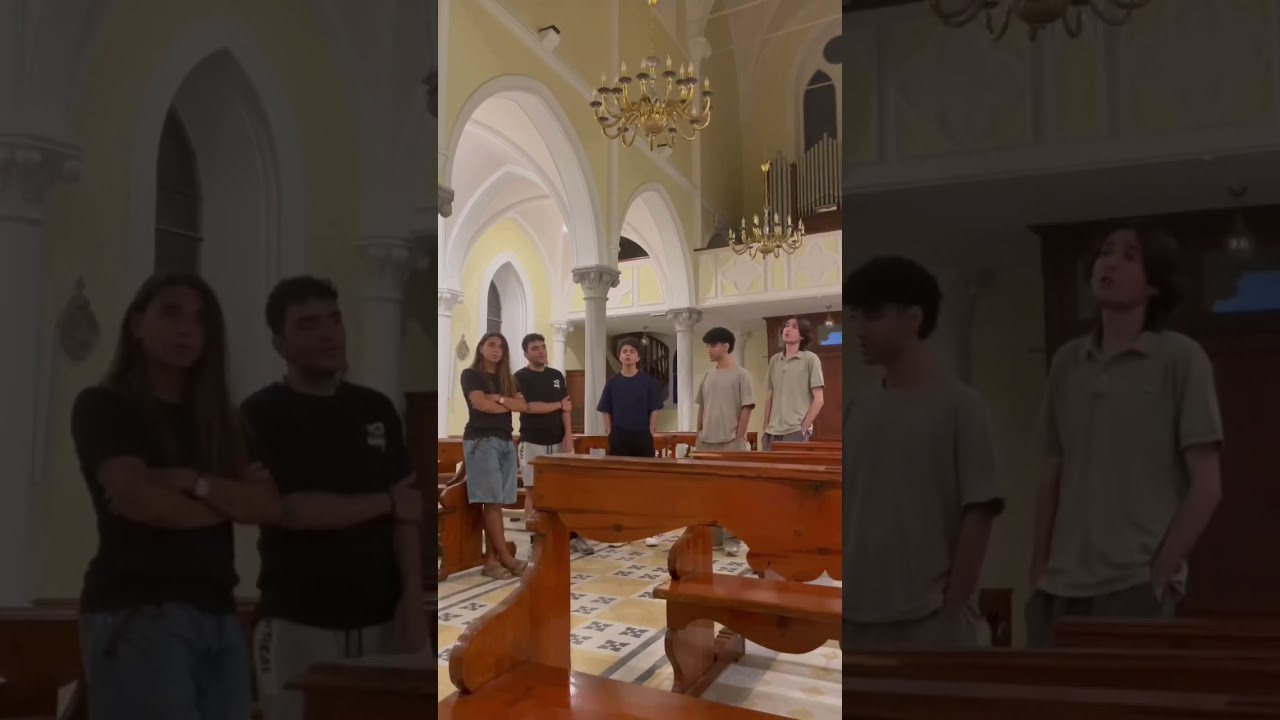 Genç sanatçılar kilisede neyleyim İstanbul’u söylüyor 