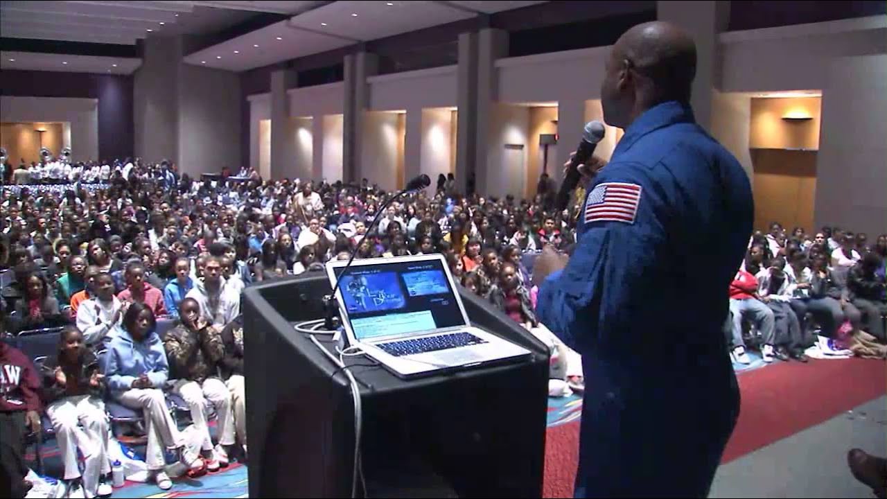 Astronaut Leland Melvin at CIAA Education Day 2010