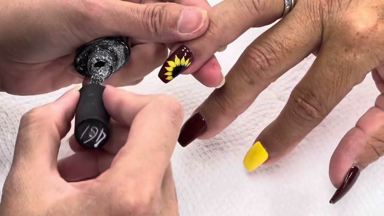 Sunflower 🌻 nail art design/YouTube Amy Huynh