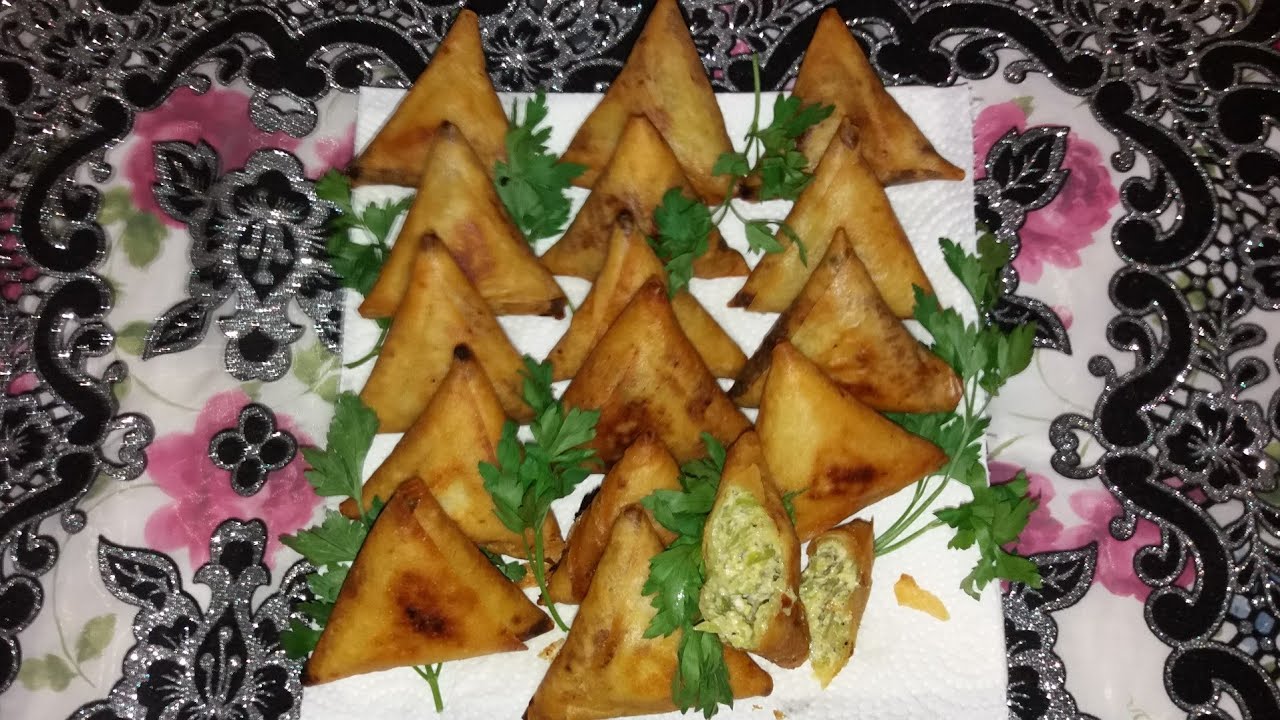 بريوات بالقرع الاخضر او (الكوسة) والجبن😋😋😋😋🍽🍽