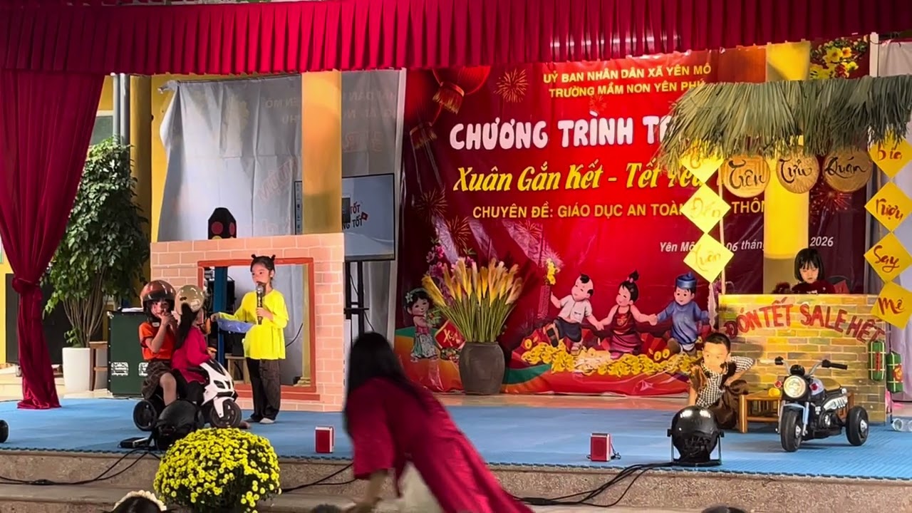 Tiểu phẩm ATGT cùng các bé mầm non Yên Phú