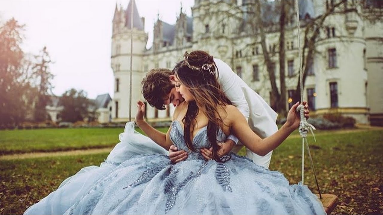 Winter Wedding in France: Hollow&Harley // Chateau de Challain