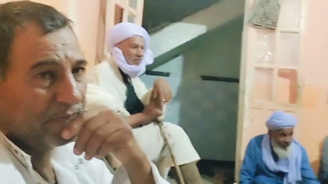 عيني على الوجايب راها بكاية
