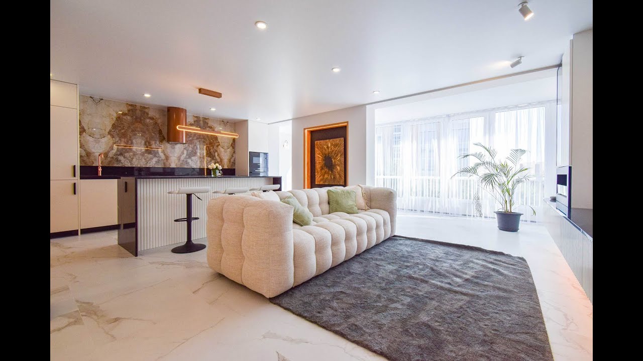 Exclusividad y Diseño con Vistas al Mar: Piso de Lujo Reformado