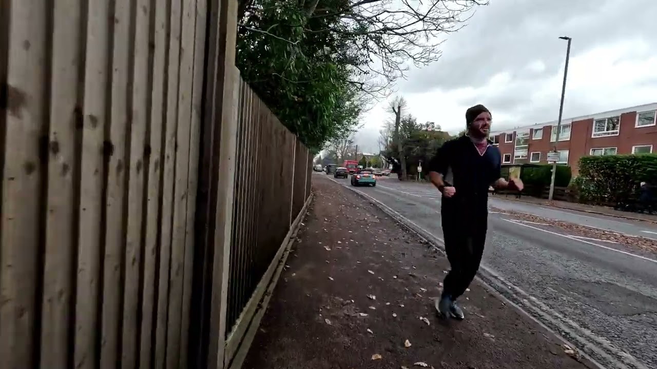 Virtual Walk - Walton-On-Thames Station To Town Centre Shops Via Hersham Road - December 2025