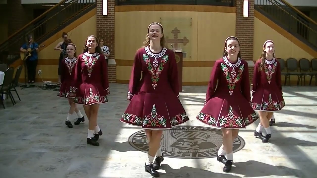 Treble Reel dance by Murphy Irish Dancers