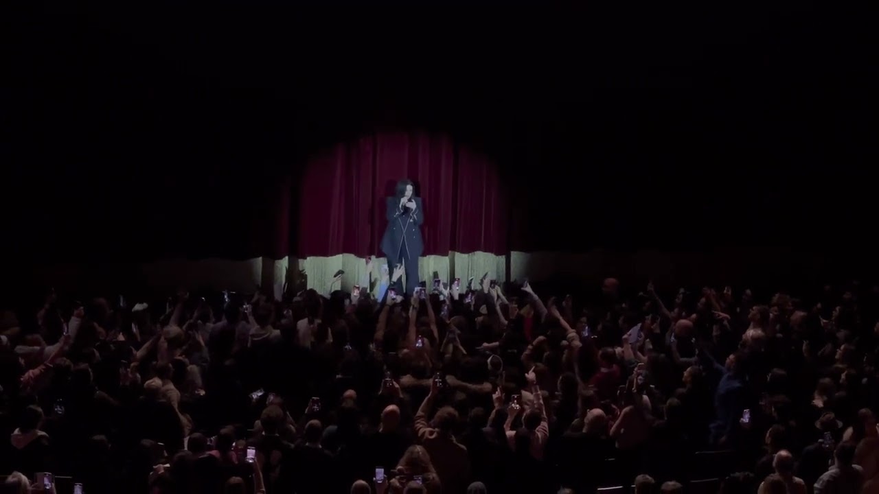Laura Pausini Medley La solitudine Milano 30 anni