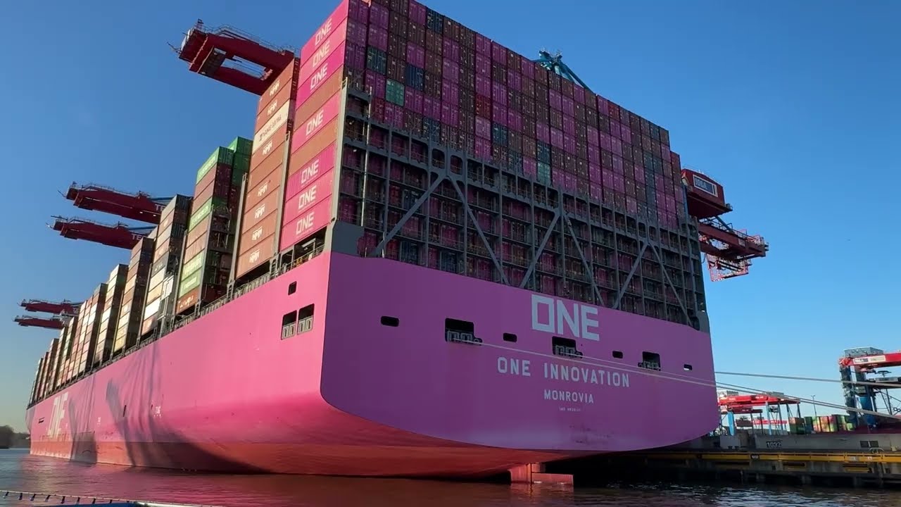Elbe Habour Hamburg #travel #germany #Hamburg #seaport