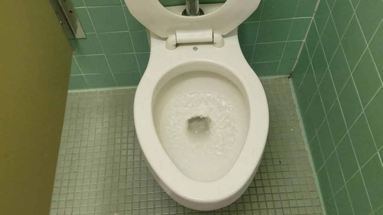 [7] American Standard Washbrook Urinal, Gerber Toilet and Universal Rundle Caxton