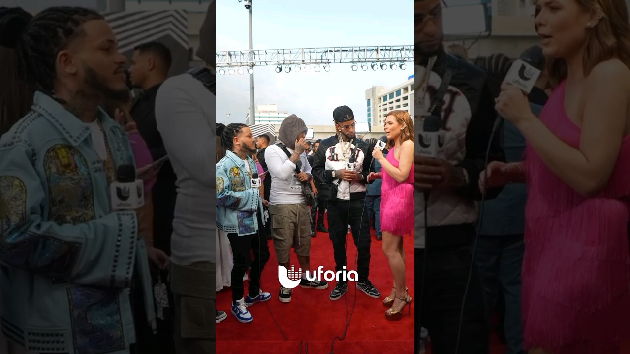 Brrr… los demonios 👀 #YovngChimi y su squad en #PremiosJuventud 😂