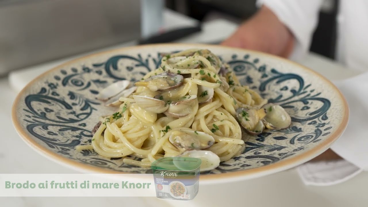 Spaghetti alle vongole con brodo frutti di mare Knorr Professional