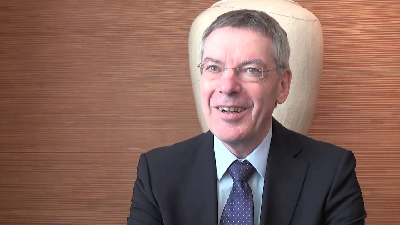Dr. Peter Wiedemann, an Elsevier author, at AAO 2012