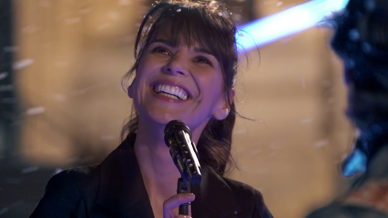 Suarez & Maria Del Rio - Feliz Navidad (Live Grand Place de Bruxelles)
