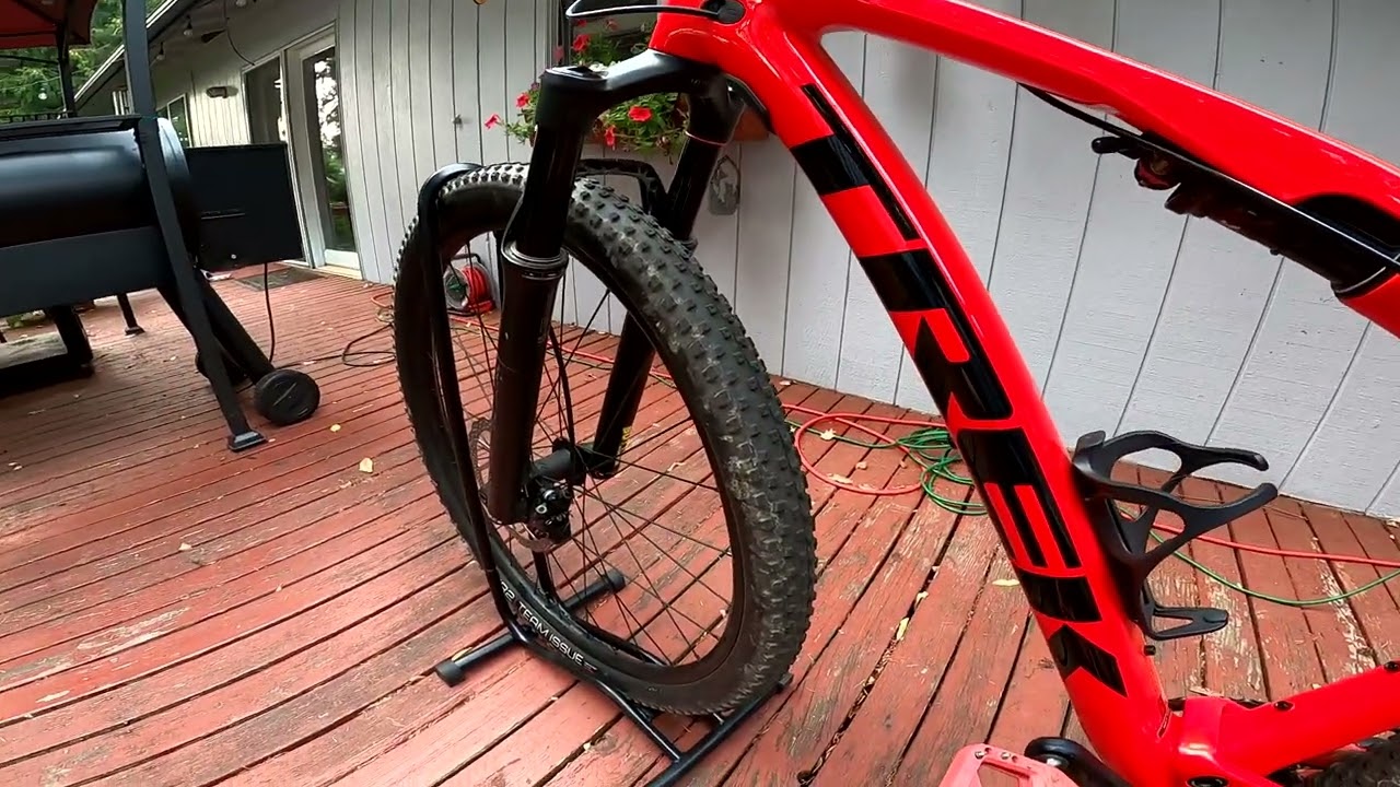 Bike check:  Trek Supercaliber 9.6 (1st Gen)