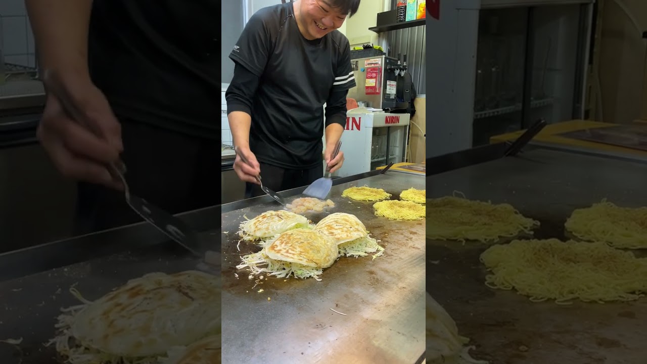 Let’s enjoy some Hiroshima Okonomiyaki! 