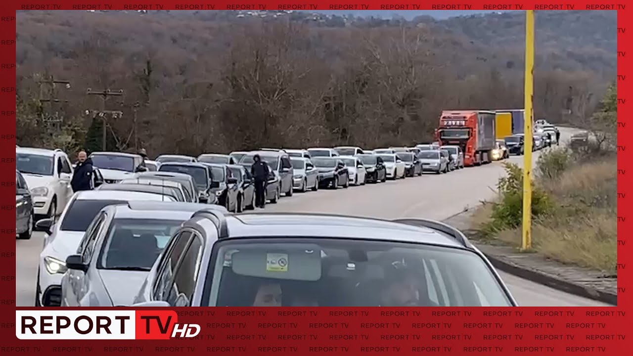 Emigrantët kthehen për festat e fundvitit! Radhë kilomterike mjetesh në Kakavijë!