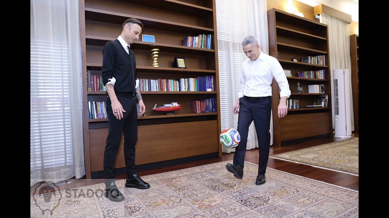 Служебният премиер привлече Димитър Бербатов за съветник