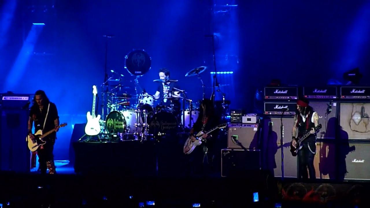 Hollywood vampires - Heroes (David Bowie cover) - live in Sofia, Bulgaria 2023
