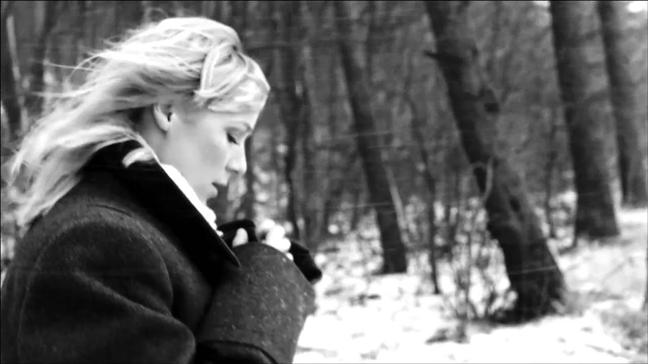 Lenna Kuurmaa - Mina J&auml;&auml;n Official Video