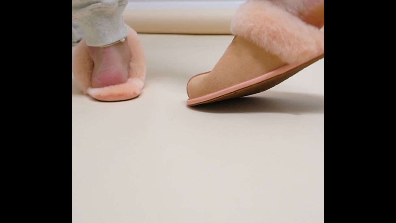 UGG SCUFFETTE II Ladies Suede Mule Slippers Scallop | House Of Slippers