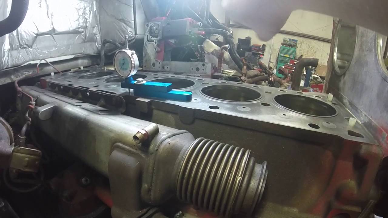 ISX Engine re build PT25 cleaning and checking liner height by Rawze