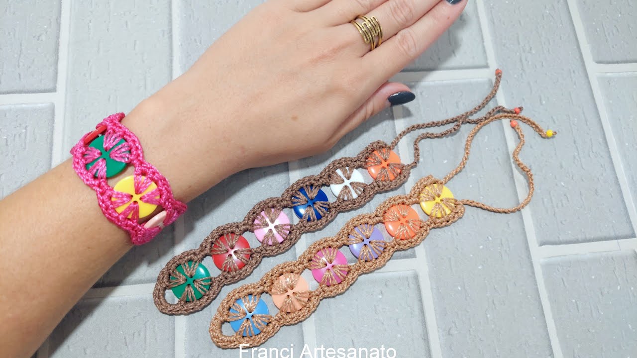 PULSEIRA DE CROCHÊ FEITA COM BOTÕES 😍 OLHA QUE LINDEZA 