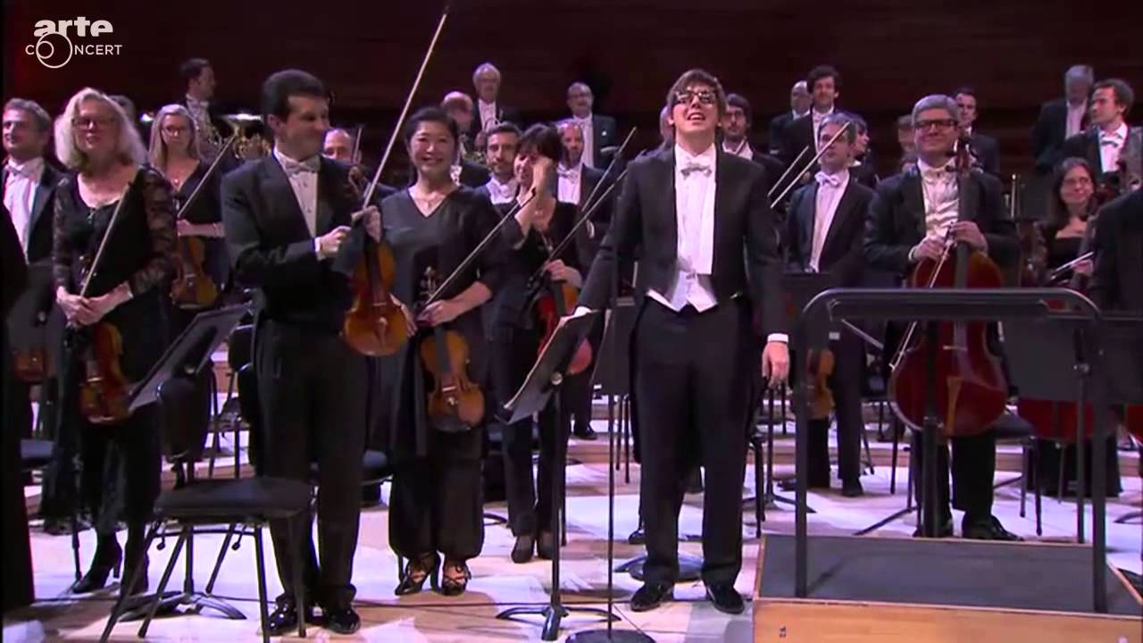 Adrien Perruchon conducts Dvorak 8 Finale.