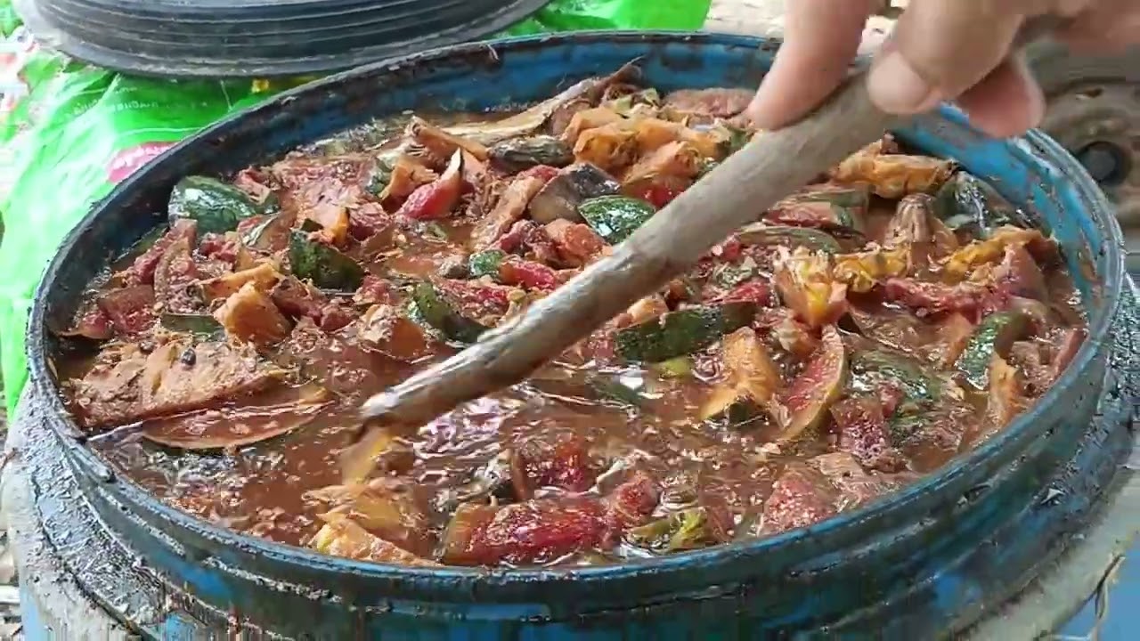 ថ្ងៃសិទ្ធិនារីអត់ទៅដេីរលេងទេ មកធ្វេីជីទុកប្រេី