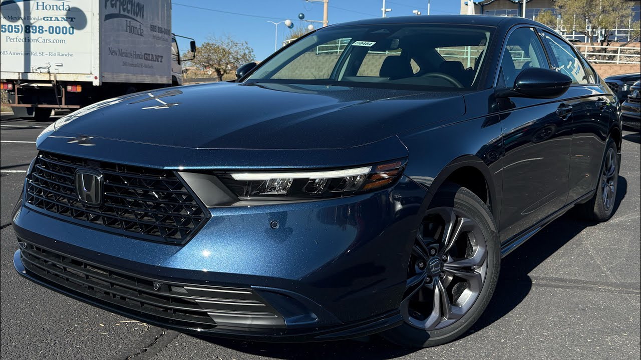 Honda Accord EX-L 2025 года — цвет Canyon River Blue — обзор