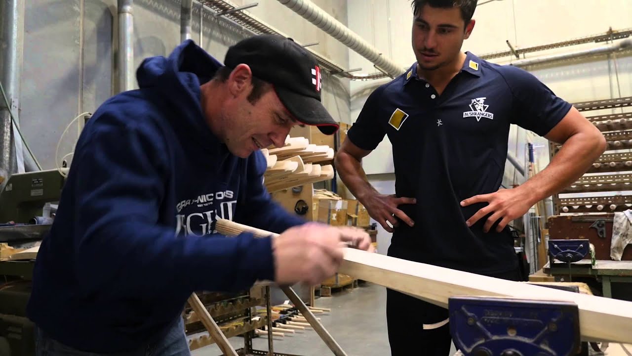 Bushrangers all-rounder Marcus Stoinis visits Gray-Nicolls