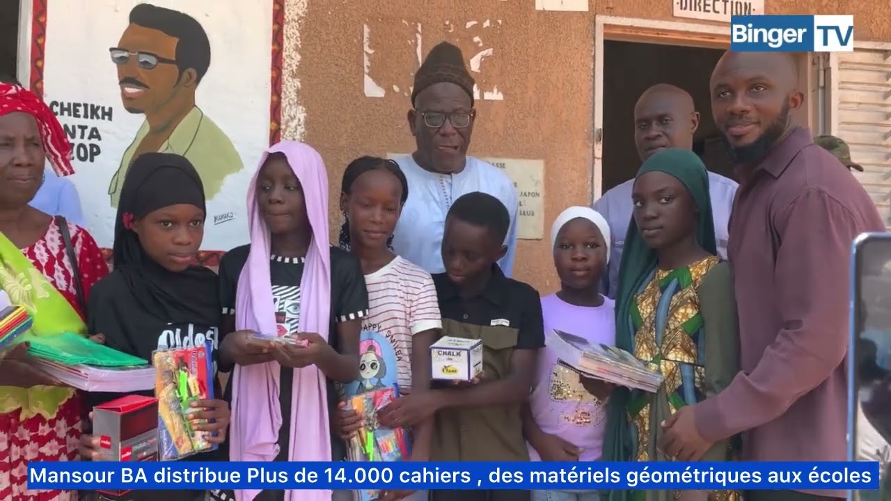 Mansour BA offre plus de 14.000 cahiers, des matériels géométriques et divers fournitures aux écoles