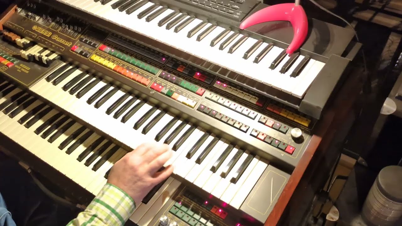 Playing a happy disco song on the Wersi Comet