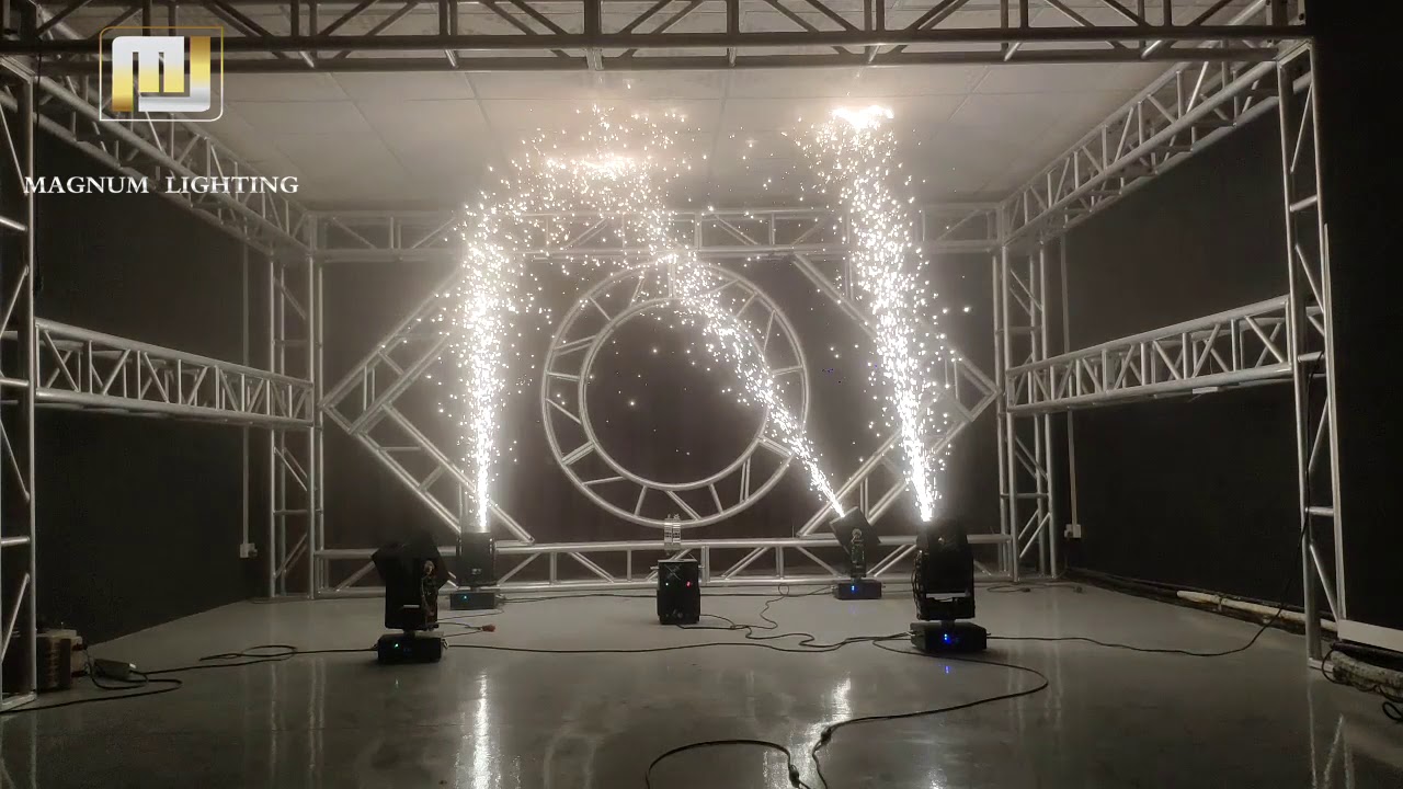 Sparctic-Move, moving head spark machine demo