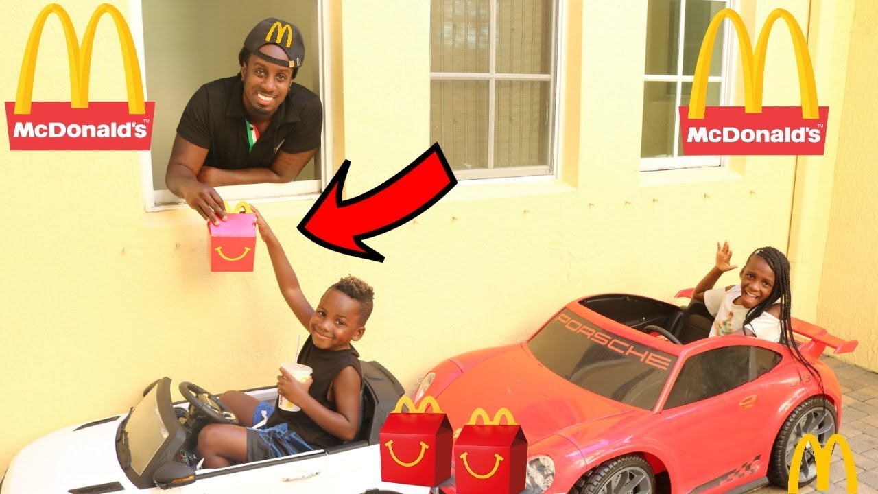 McDonald's Drive Thru Prank! Kids Pretend Play