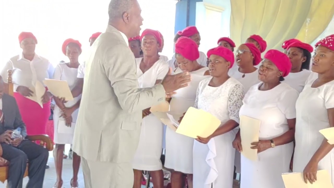 genyen viktwa nan Jezi sovè a avec : La grande chorale de l'église de Dieu la Main du Christ