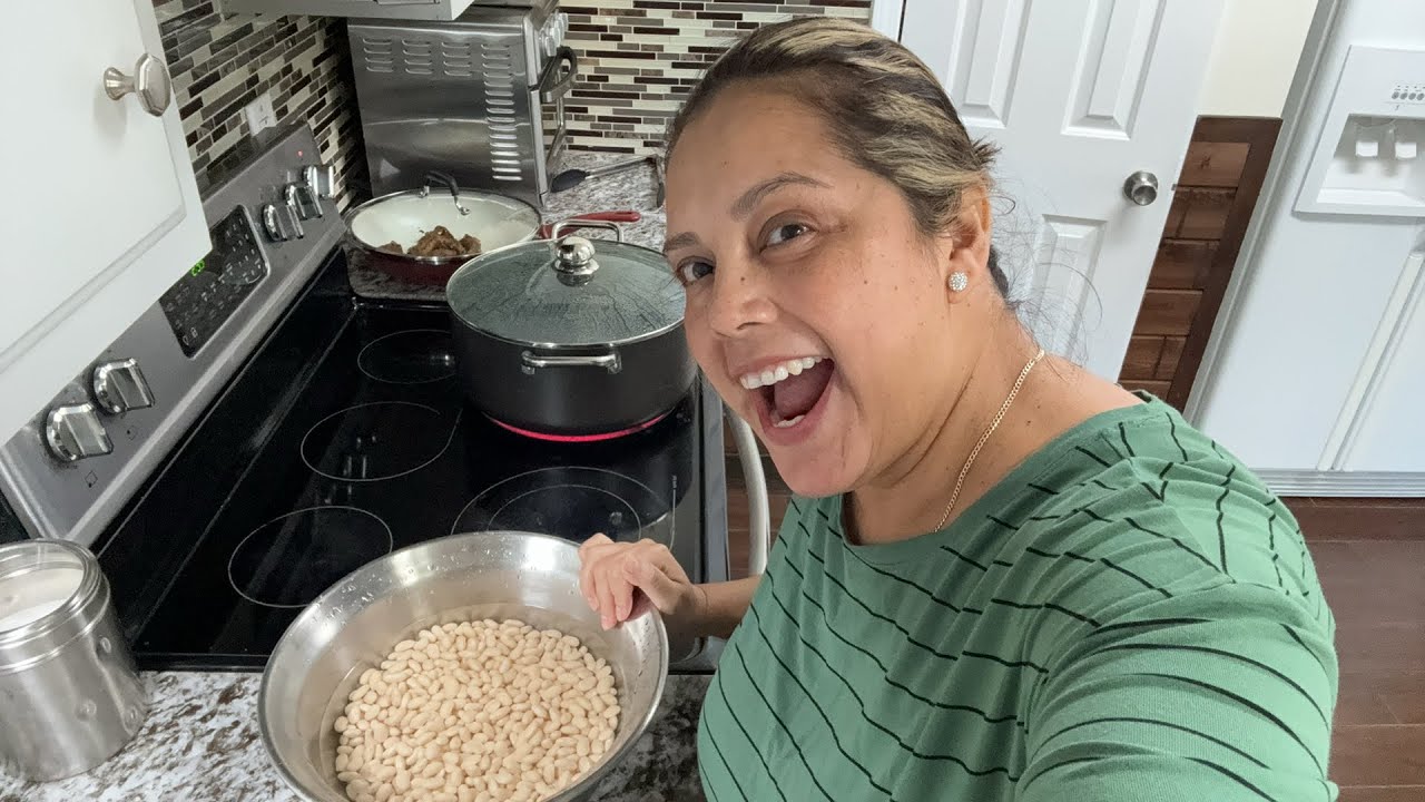 A preparar sopa de frijoles blancos