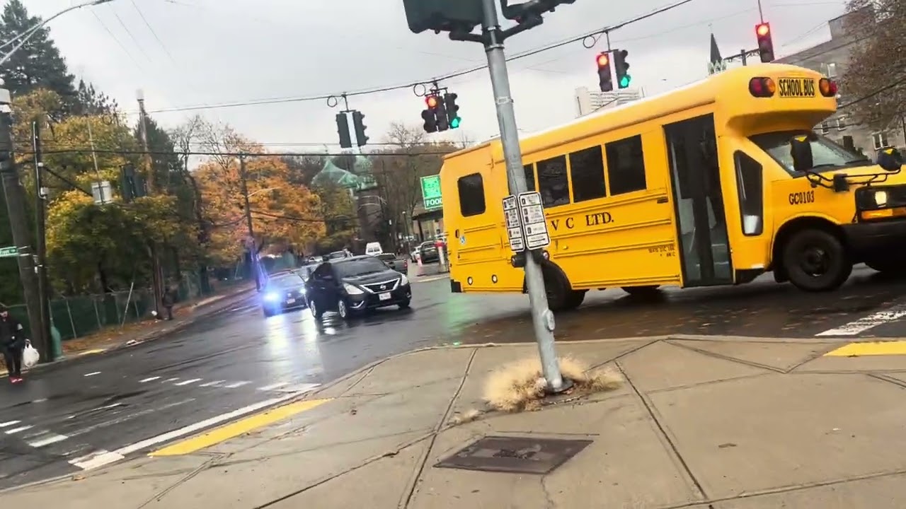 BEE-LINE BUS SAW MII RIVER RD ACTION ROUTES 25 30 NIS 5 423 473 472 413 410 482 483 8 6 78 #262 #425
