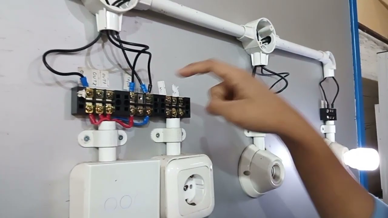 praktikum rangkaian listrik pararel menggunakan touchcrin