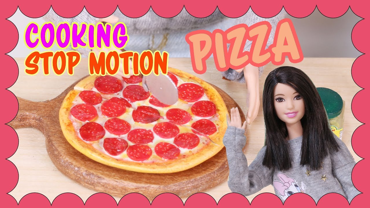 [Stop motion] Barbie doll Cooking  - Pepperoni Pizza
