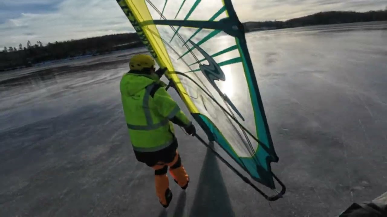 Spoon Windsurfing on ice #1