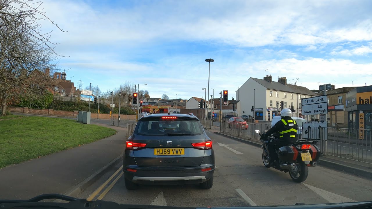 Driving through Yeovil, Somerset - travelling between shops (4K,  3840x2160, 60fps)