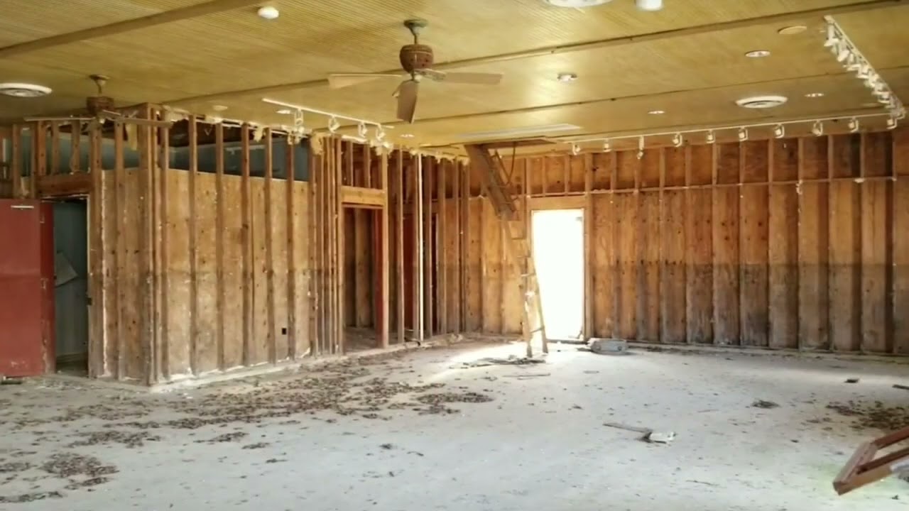 (Re Upload 2/6) The Abandoned Ceiling Fans Of Six Flags New Orleans