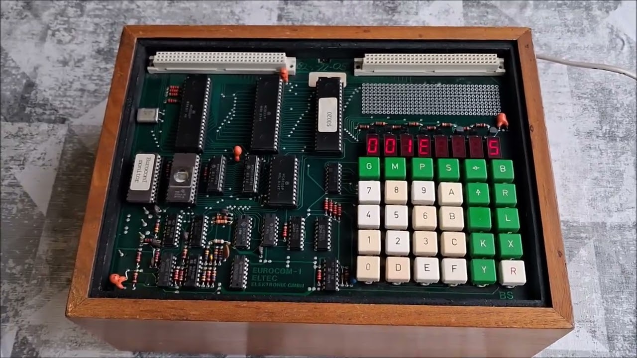 Eltec Eurocom-1 -  Motorola 6802  -  Een nog steeds werkende Microcomputer uit de eerste jaren.