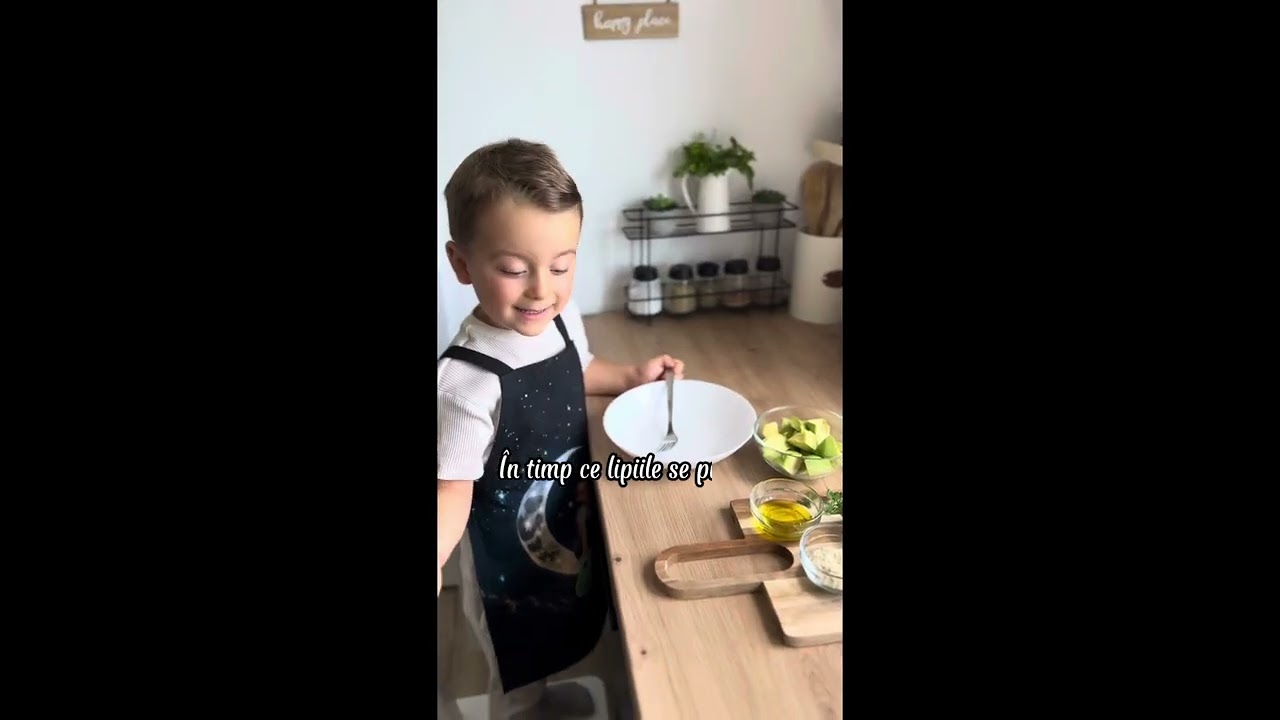 👨&zwj;🍳Lipii proteice din linte roșie, cu pastă de avocado🥑&mdash; by Little Chef Matti #healthybreakfast
